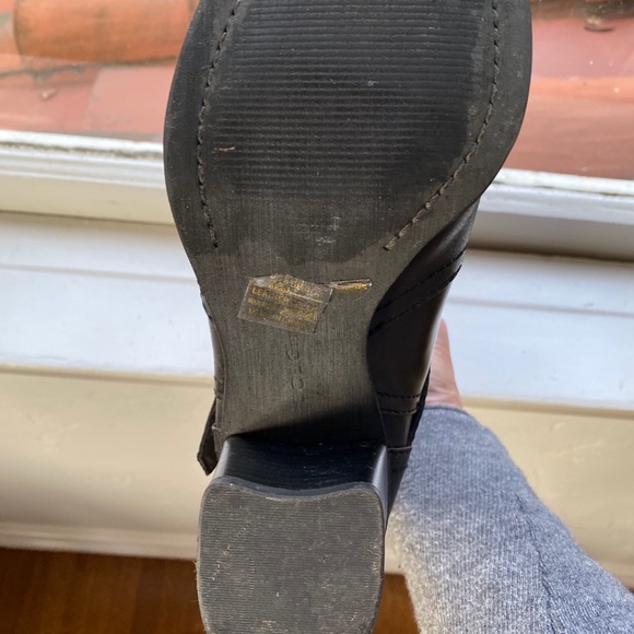 BCBG black leather boots size 8.5 like new! - Picture 7 of 7